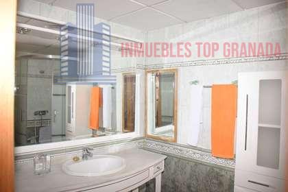 For sale of flat in Granada
