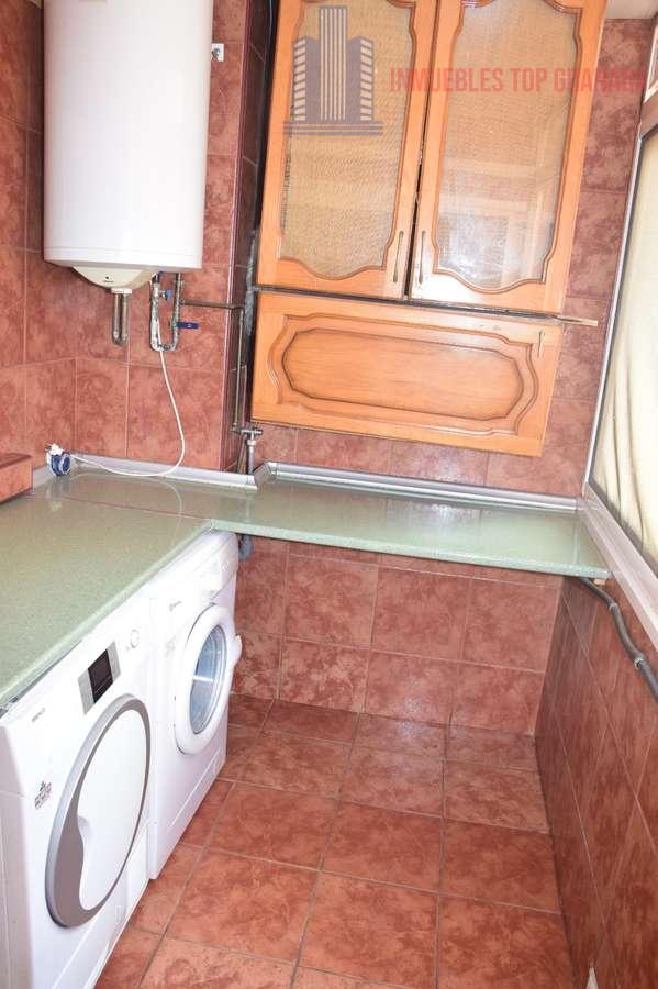 For sale of flat in Granada