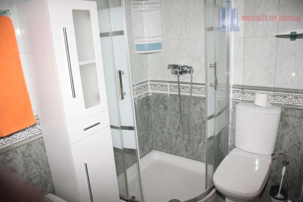 For sale of flat in Granada