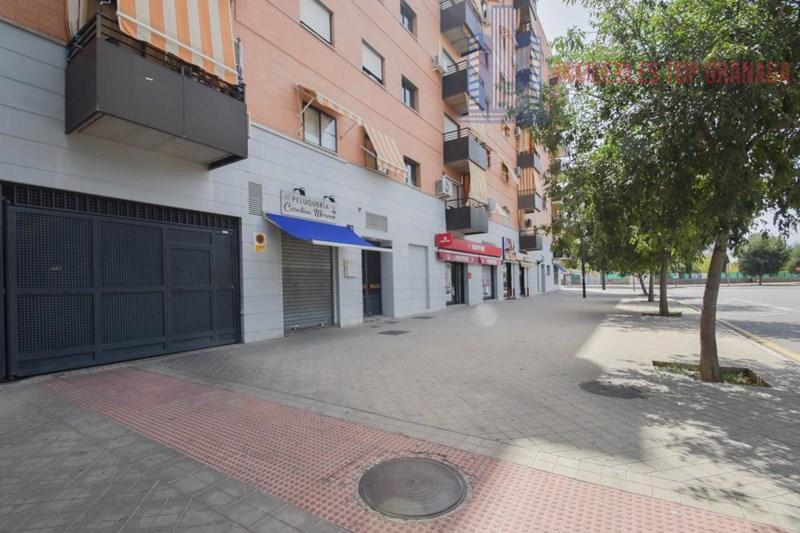 For sale of flat in Granada
