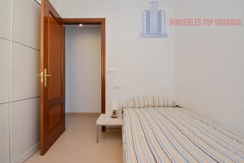 For sale of flat in Granada