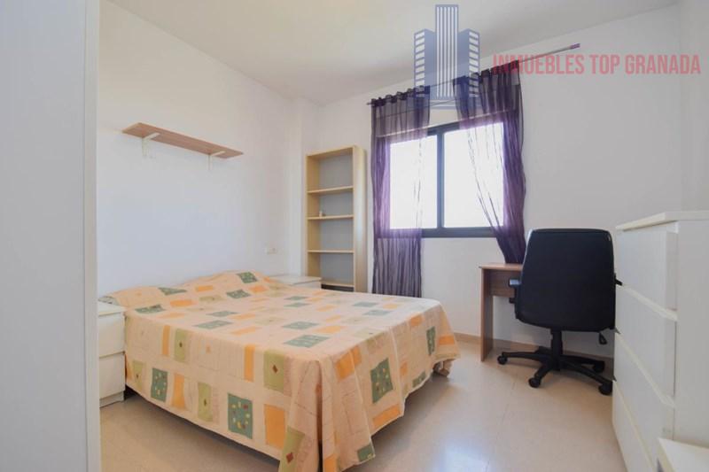 For sale of flat in Granada