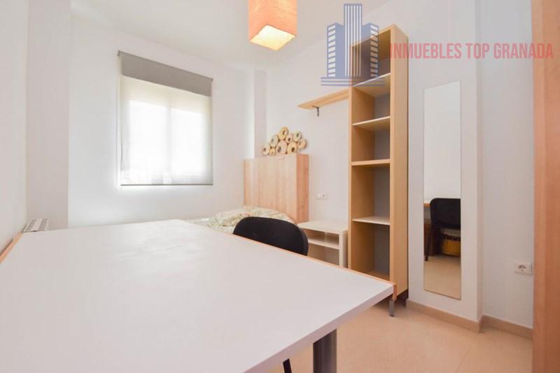 For sale of flat in Granada