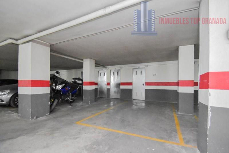 For sale of flat in Granada
