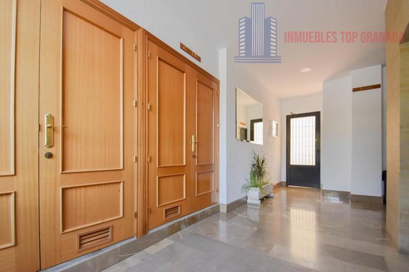 For sale of flat in Granada