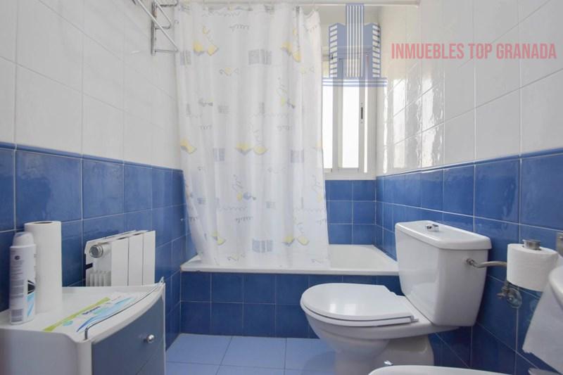 For sale of flat in Granada