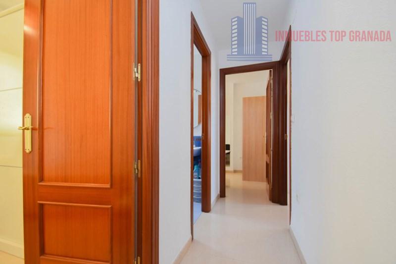 For sale of flat in Granada
