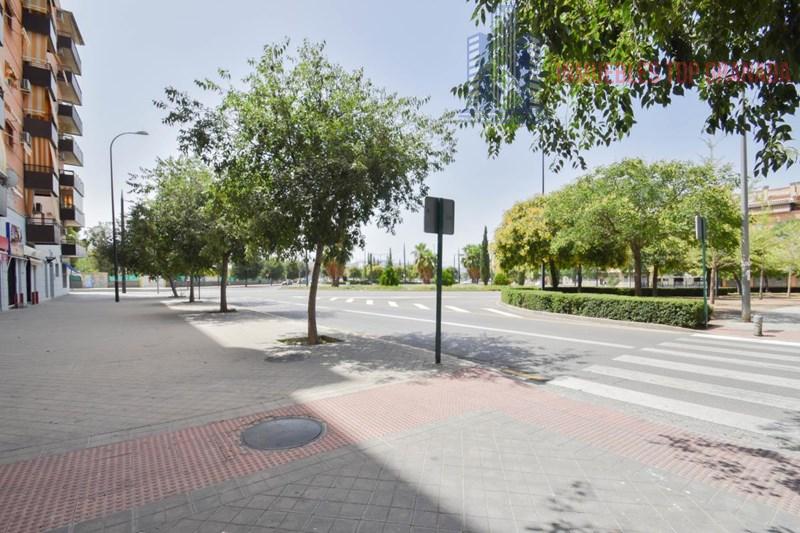For sale of flat in Granada