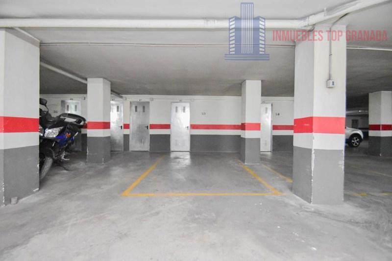 For sale of flat in Granada