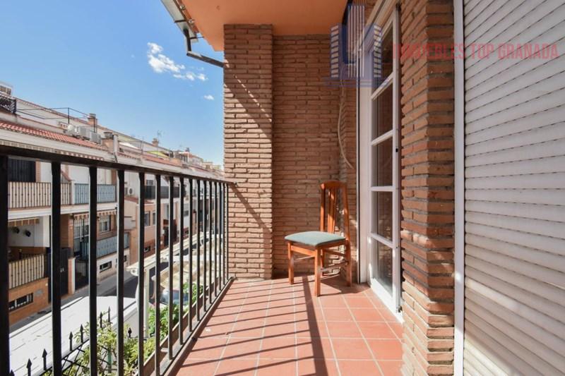 For sale of flat in Armilla