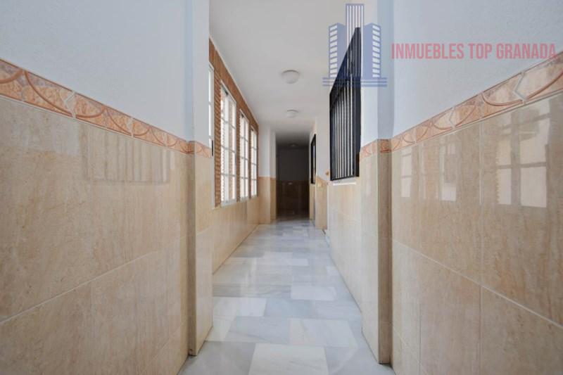 For sale of flat in Armilla