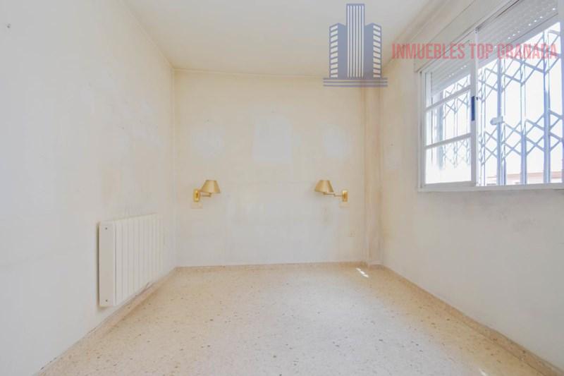 For sale of flat in Armilla