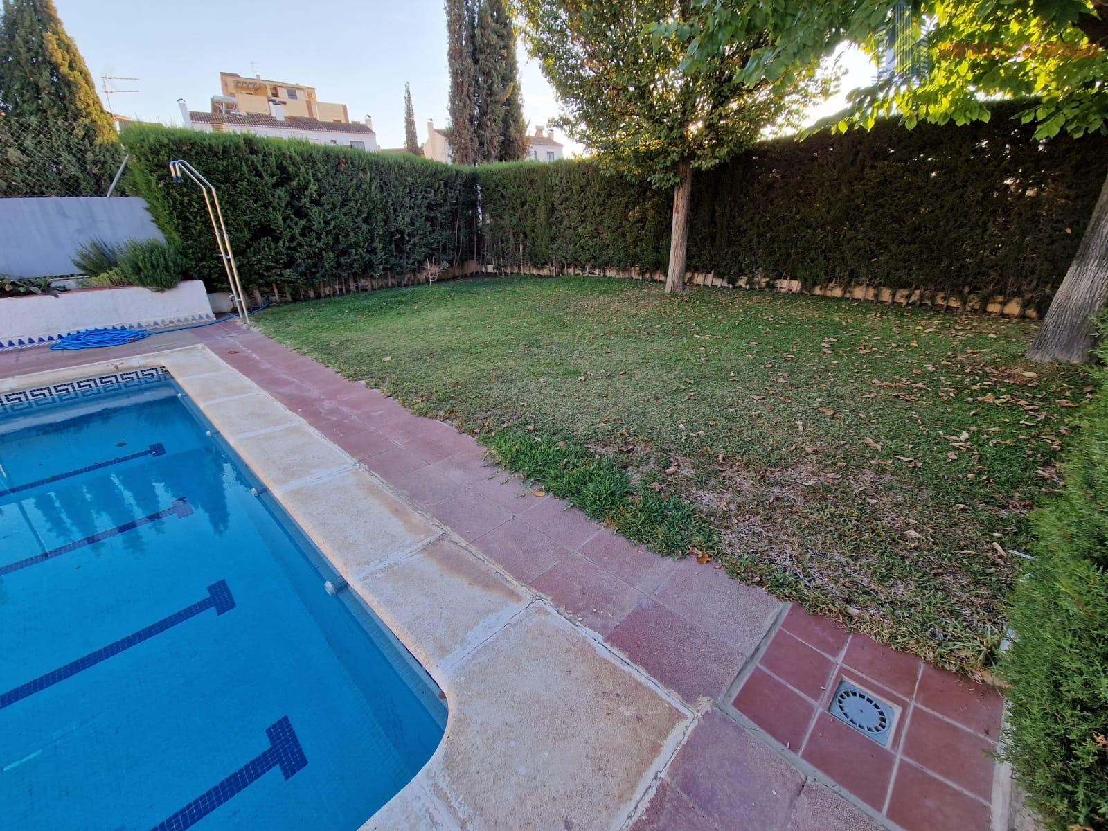For sale of chalet in La Zubia