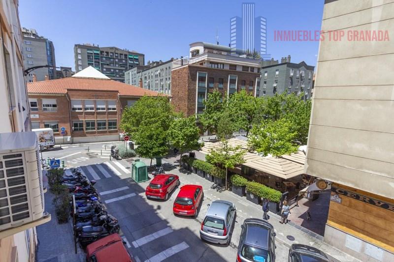 For sale of flat in Granada