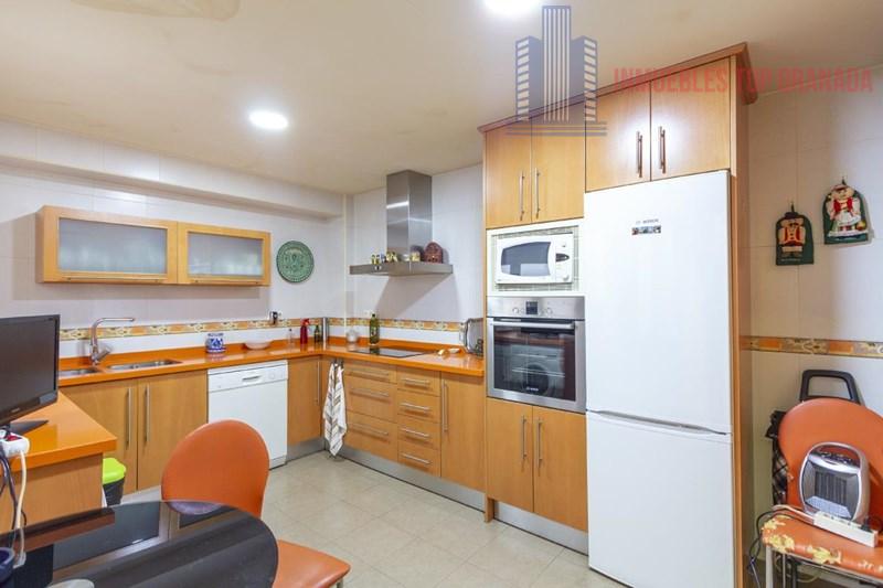 For sale of flat in Granada
