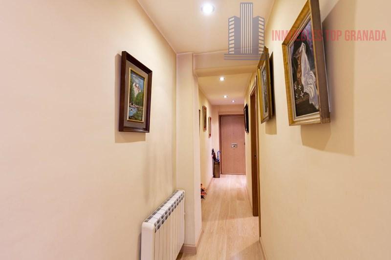 For sale of flat in Granada