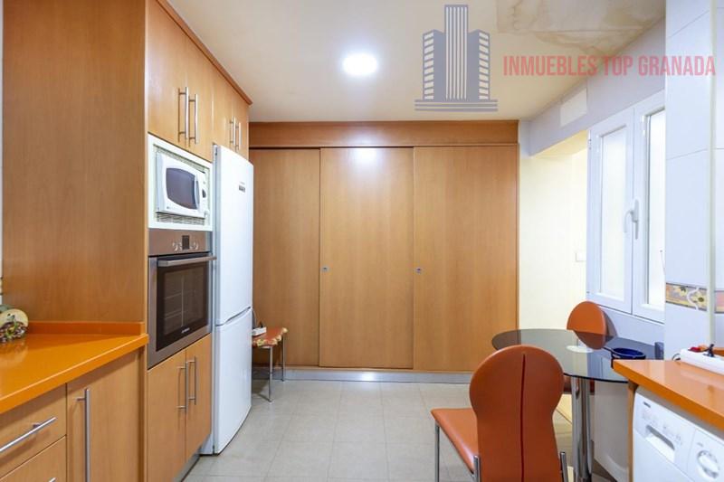 For sale of flat in Granada