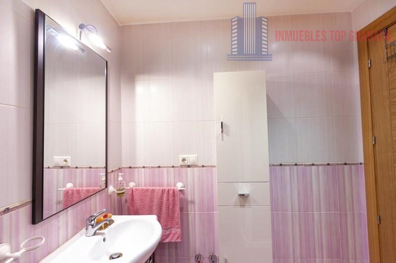 For sale of flat in Granada