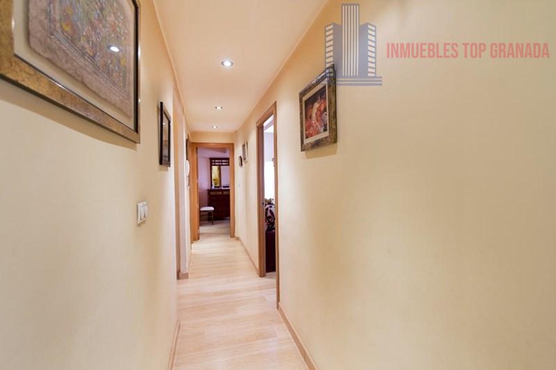 For sale of flat in Granada