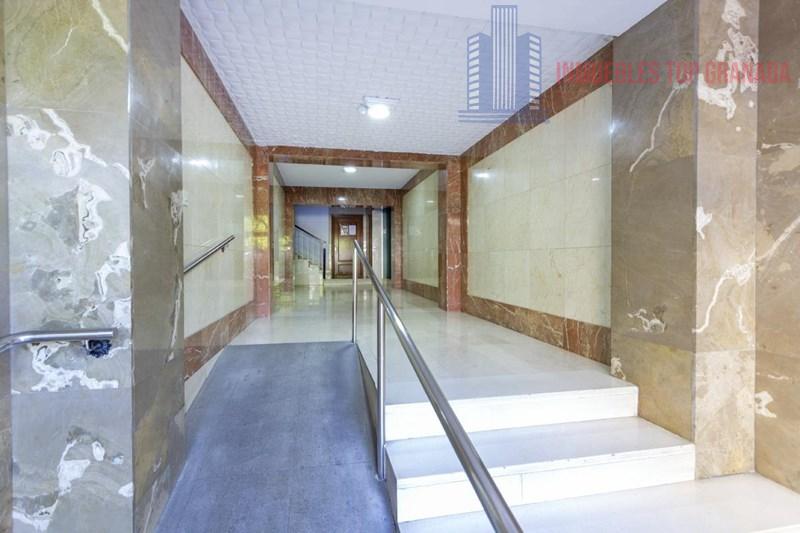 For sale of flat in Granada