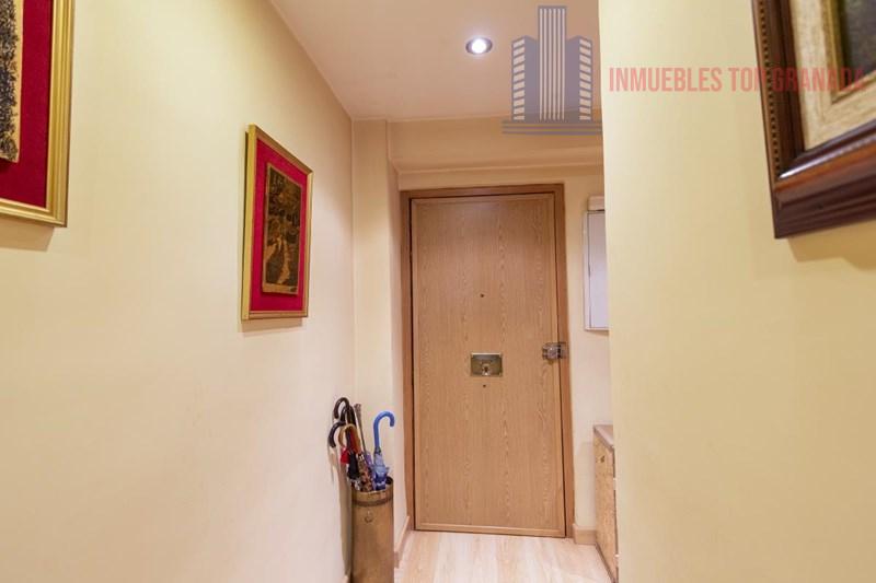 For sale of flat in Granada