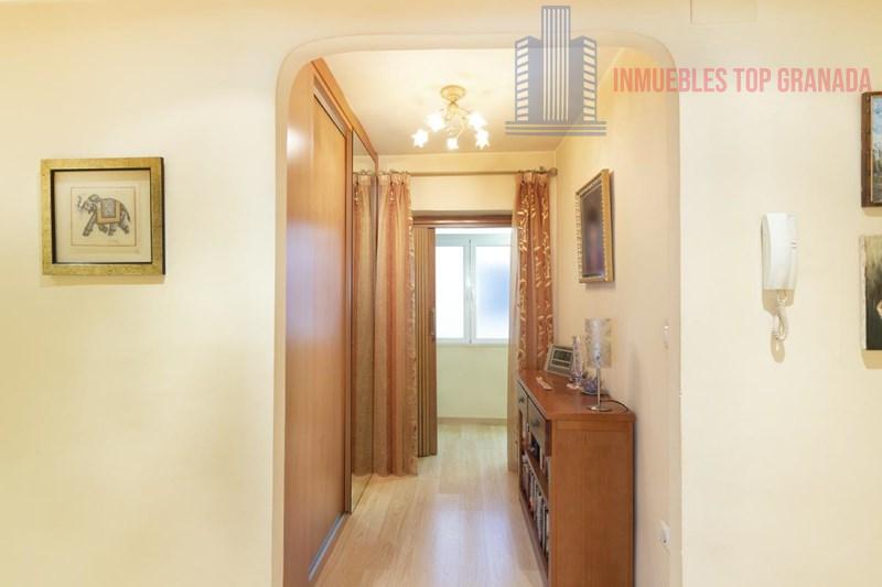 For sale of flat in Granada