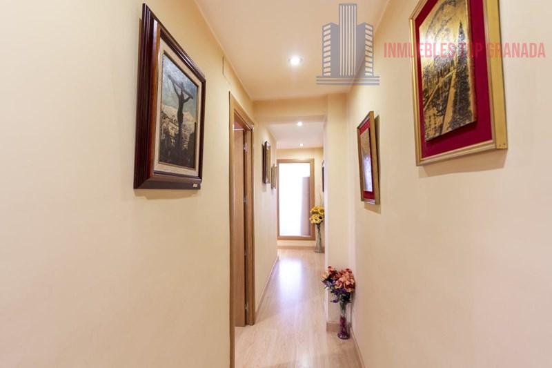 For sale of flat in Granada