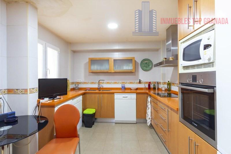 For sale of flat in Granada