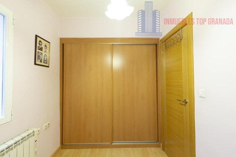 For sale of flat in Granada