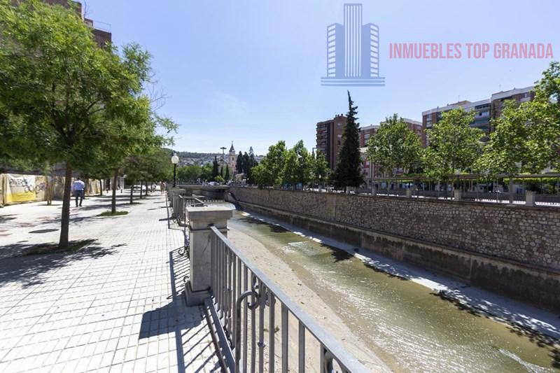 For sale of flat in Granada