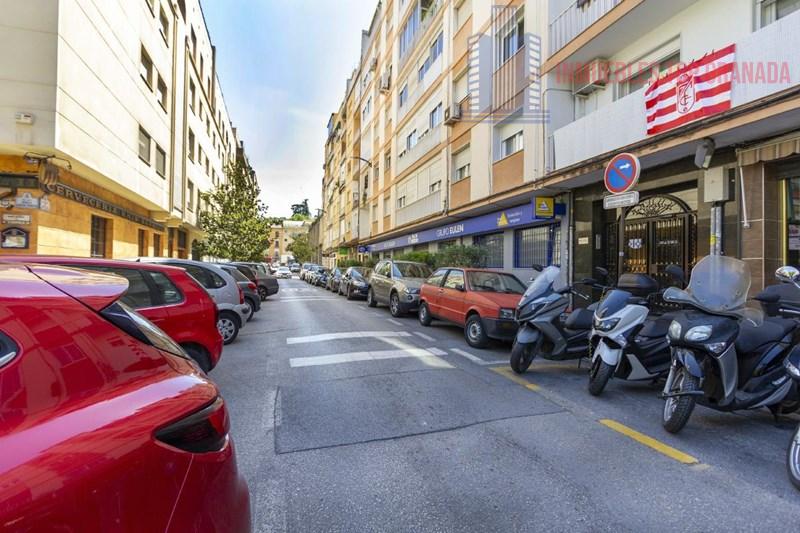 For sale of flat in Granada