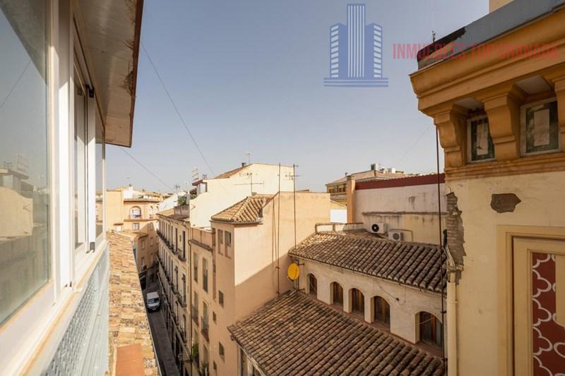 For sale of flat in Granada