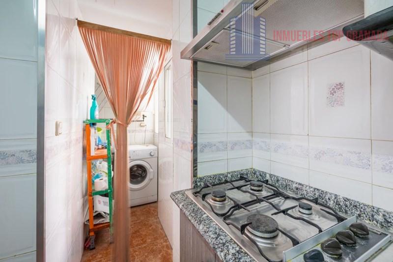 For sale of flat in Granada