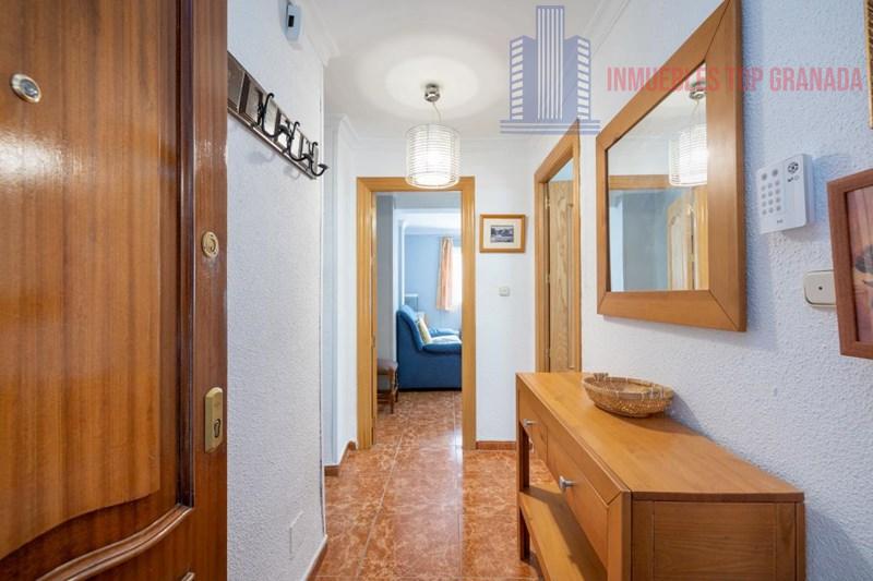 For sale of flat in Granada