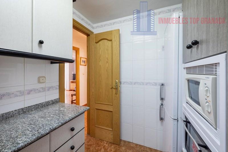 For sale of flat in Granada