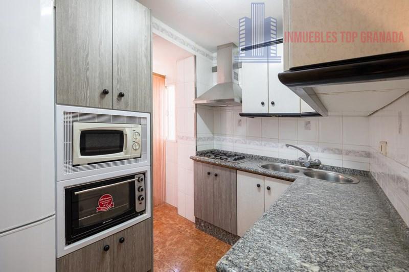 For sale of flat in Granada