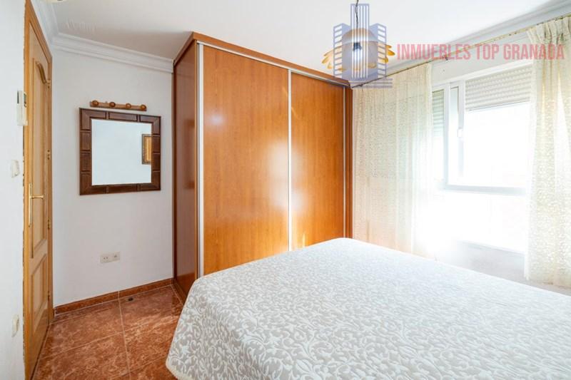For sale of flat in Granada