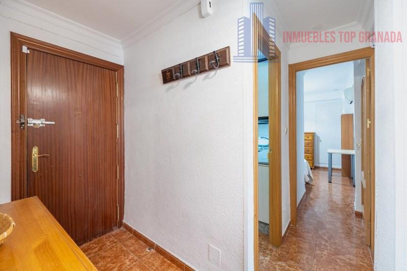 For sale of flat in Granada