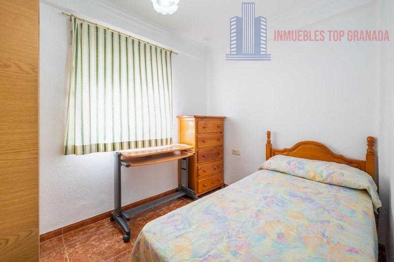 For sale of flat in Granada