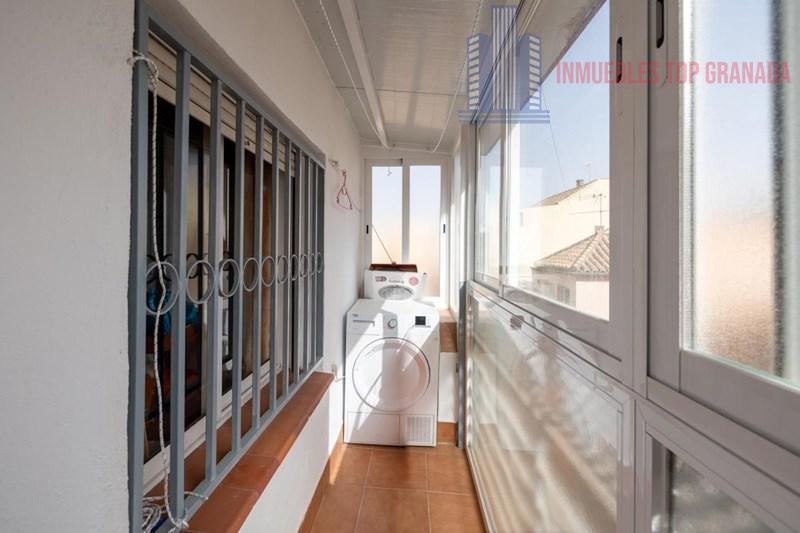 For sale of flat in Granada