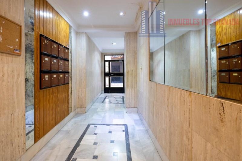 For sale of flat in Granada