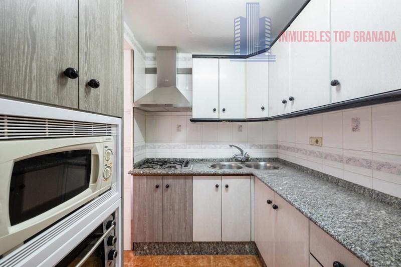 For sale of flat in Granada