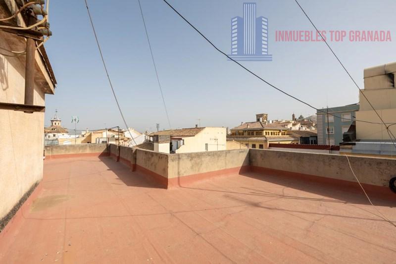 For sale of flat in Granada