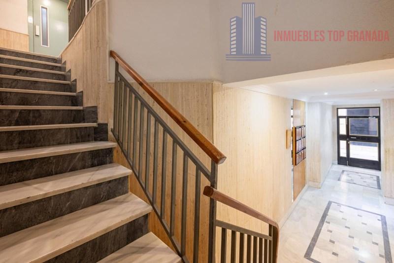 For sale of flat in Granada