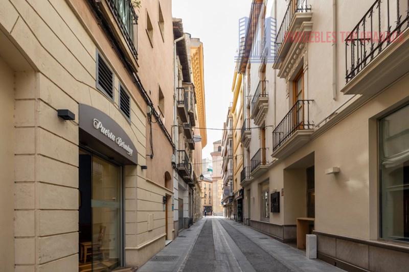 For sale of flat in Granada
