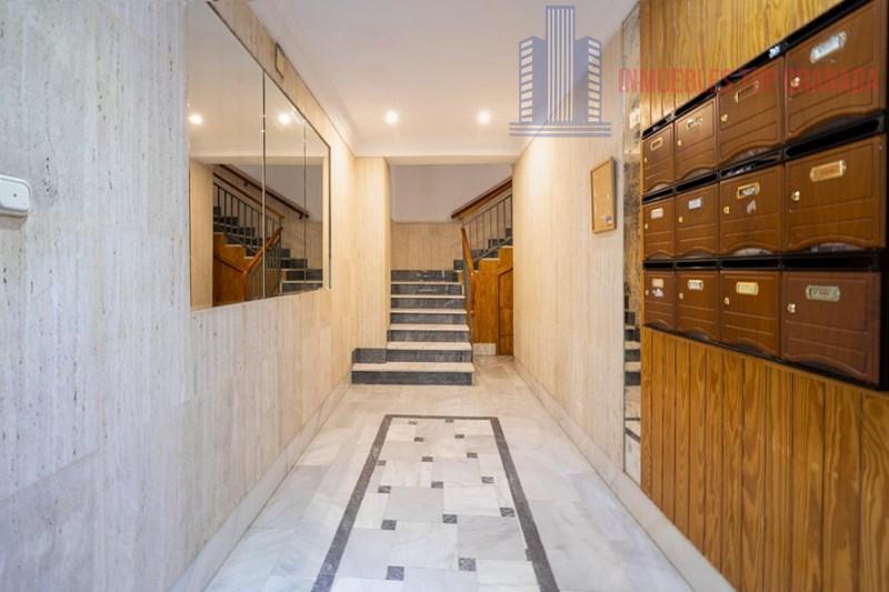 For sale of flat in Granada