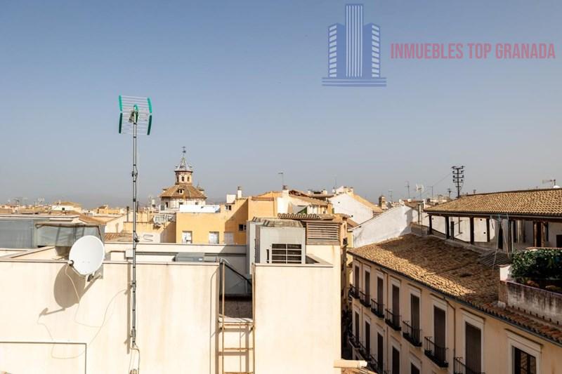 For sale of flat in Granada