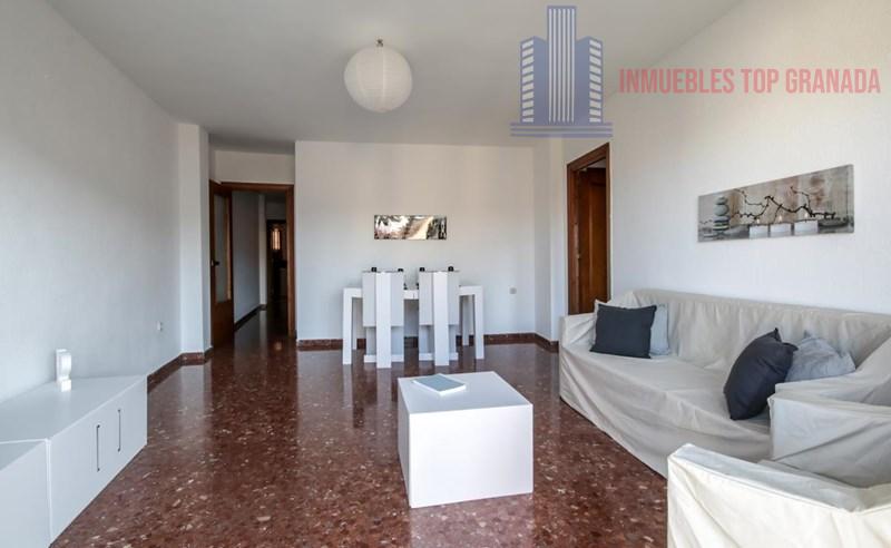 For sale of flat in Granada