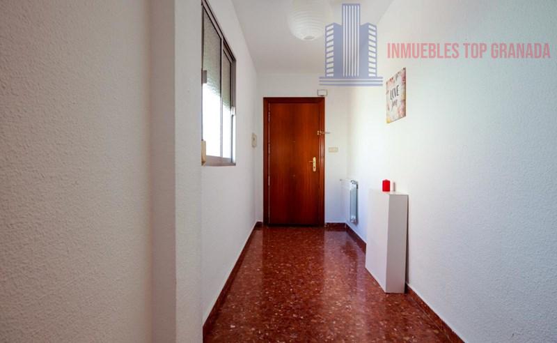 For sale of flat in Granada