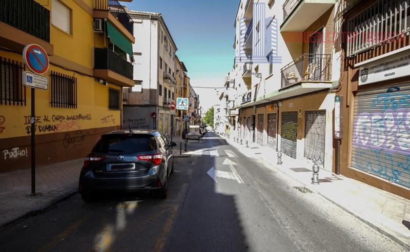 For sale of flat in Granada